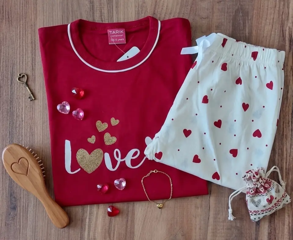 Kalp Desenli Kız Çocuk Pijama Takımı