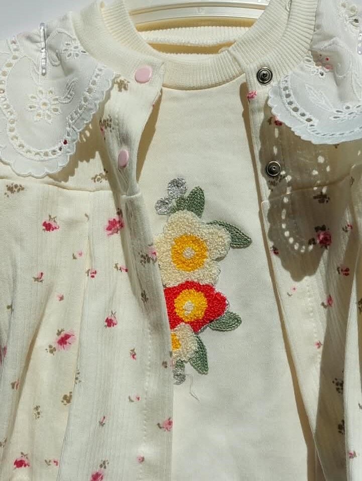 Çiçek Nakışlı Dantel Yakalı Bebek Takımı-Pembe